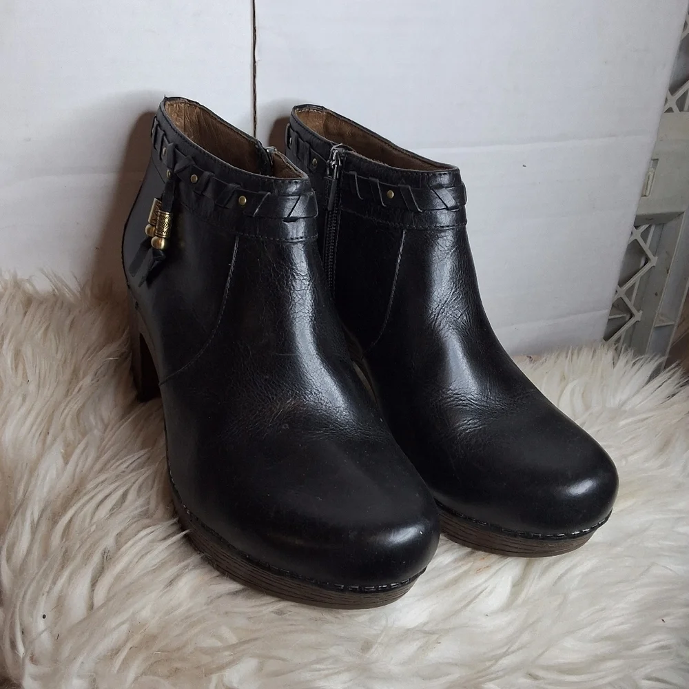 Dansko Dabney  Black Leather Patform Tassel Ankle Boots 41/11- 11.5